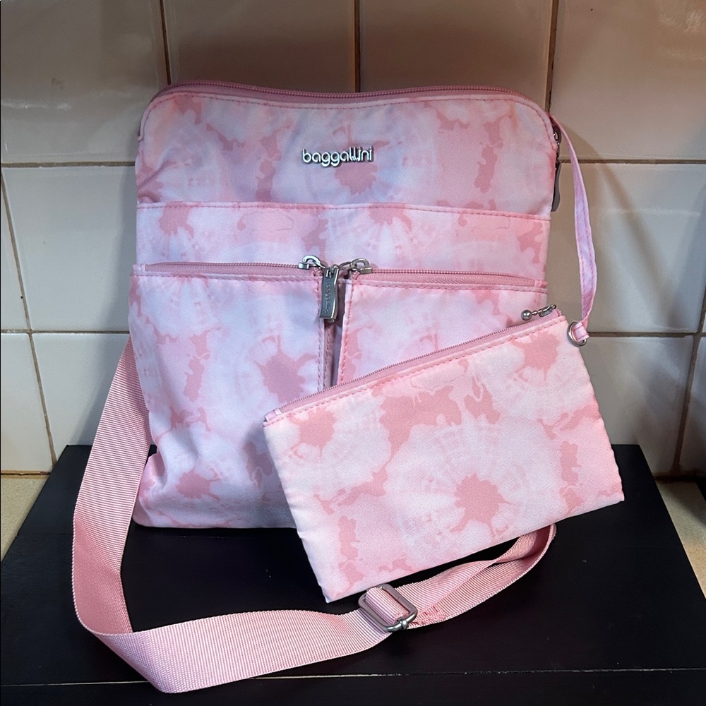 Baggallini Pink Tie-Dye Crossbody with Front Zip Pockets Christmas in July Sale! - Picture 3 of 3